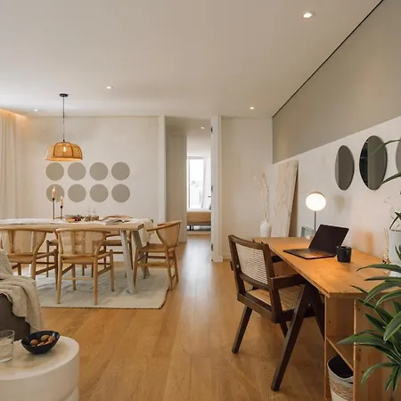 Marzano - 2 Bedrooms And Terrace In Alvalade Lissabon