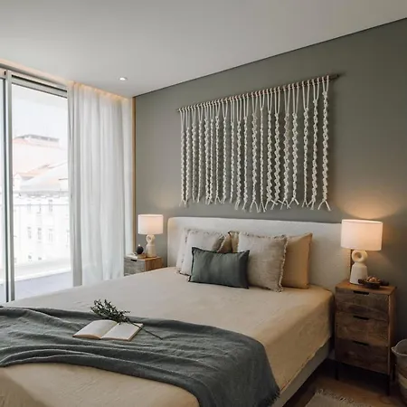 Marzano - 2 Bedrooms And Terrace In Alvalade Apartment