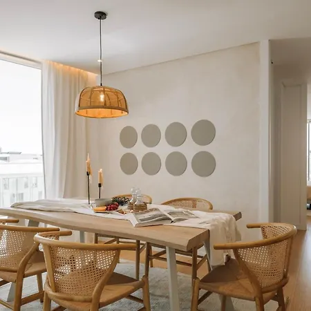 Marzano - 2 Bedrooms And Terrace In Alvalade Lissabon