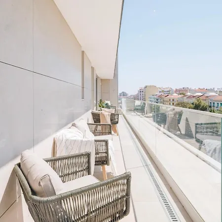 Marzano - 2 Bedrooms And Terrace In Alvalade Appartement *
