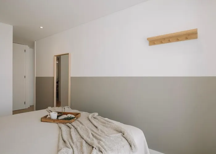 דירה Marzano - 2 Bedrooms And Terrace In Alvalade ליסבון