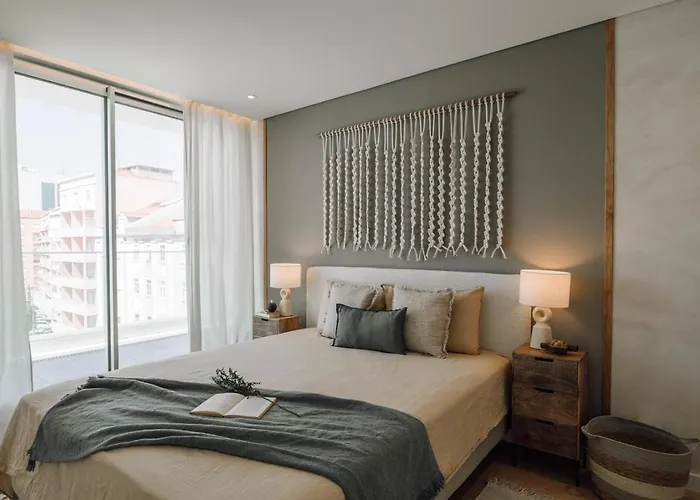 Marzano - 2 Bedrooms And Terrace In Alvalade דירה